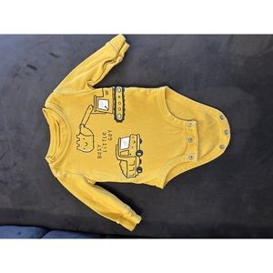 5/$10 Carters yellow long sleeve onesie/bodysuit 3 months